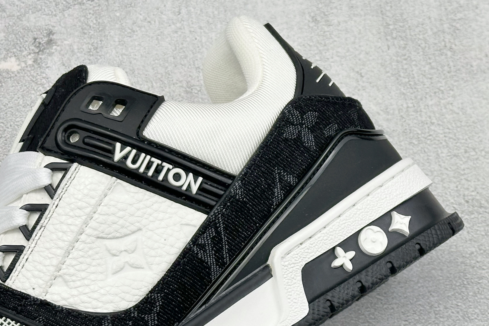 Lv Sneakers-249