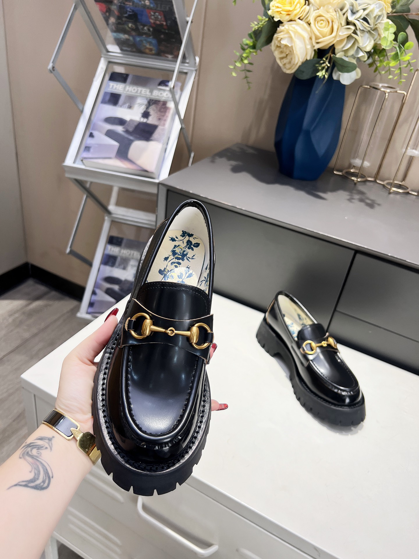 Gucci women's leather shoes-26