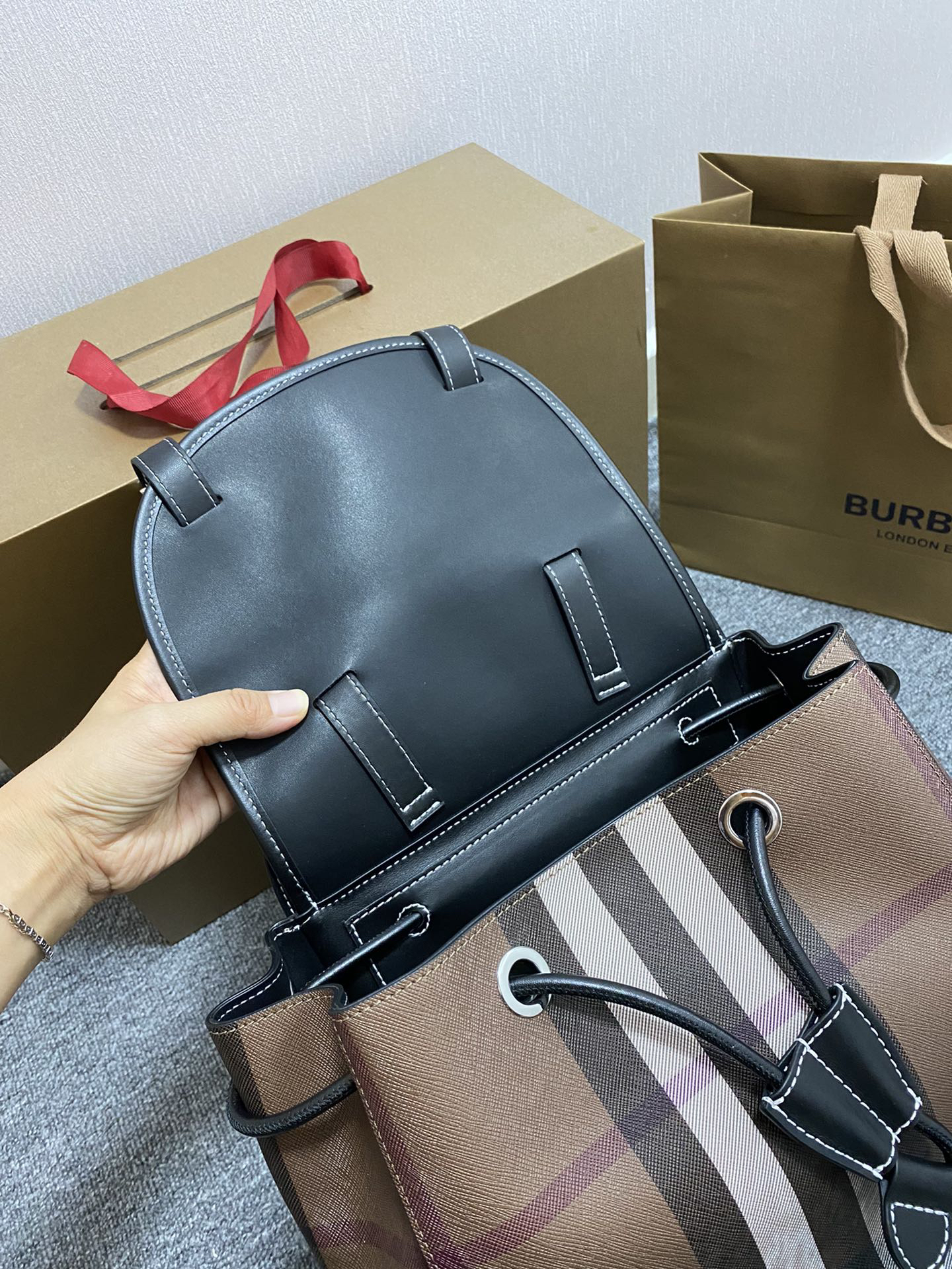 Burberry bag-125