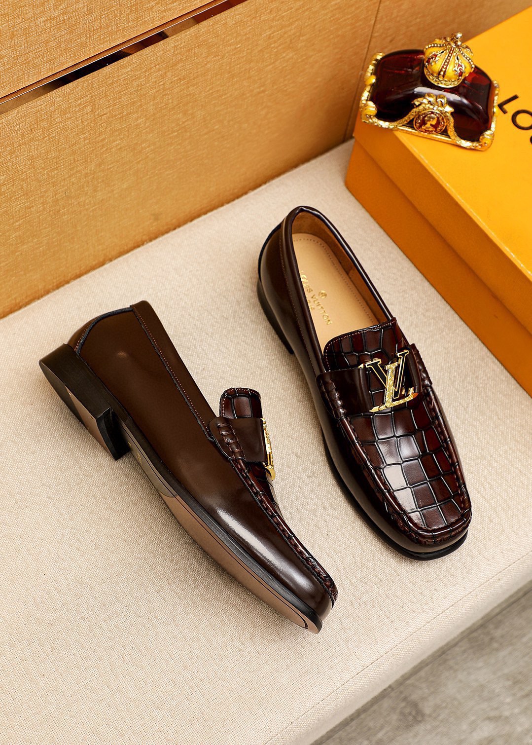 LV men's leather shoes-15