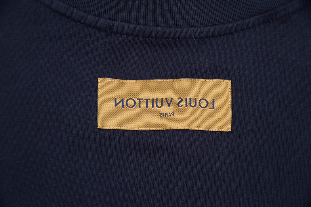 LV clothing-125