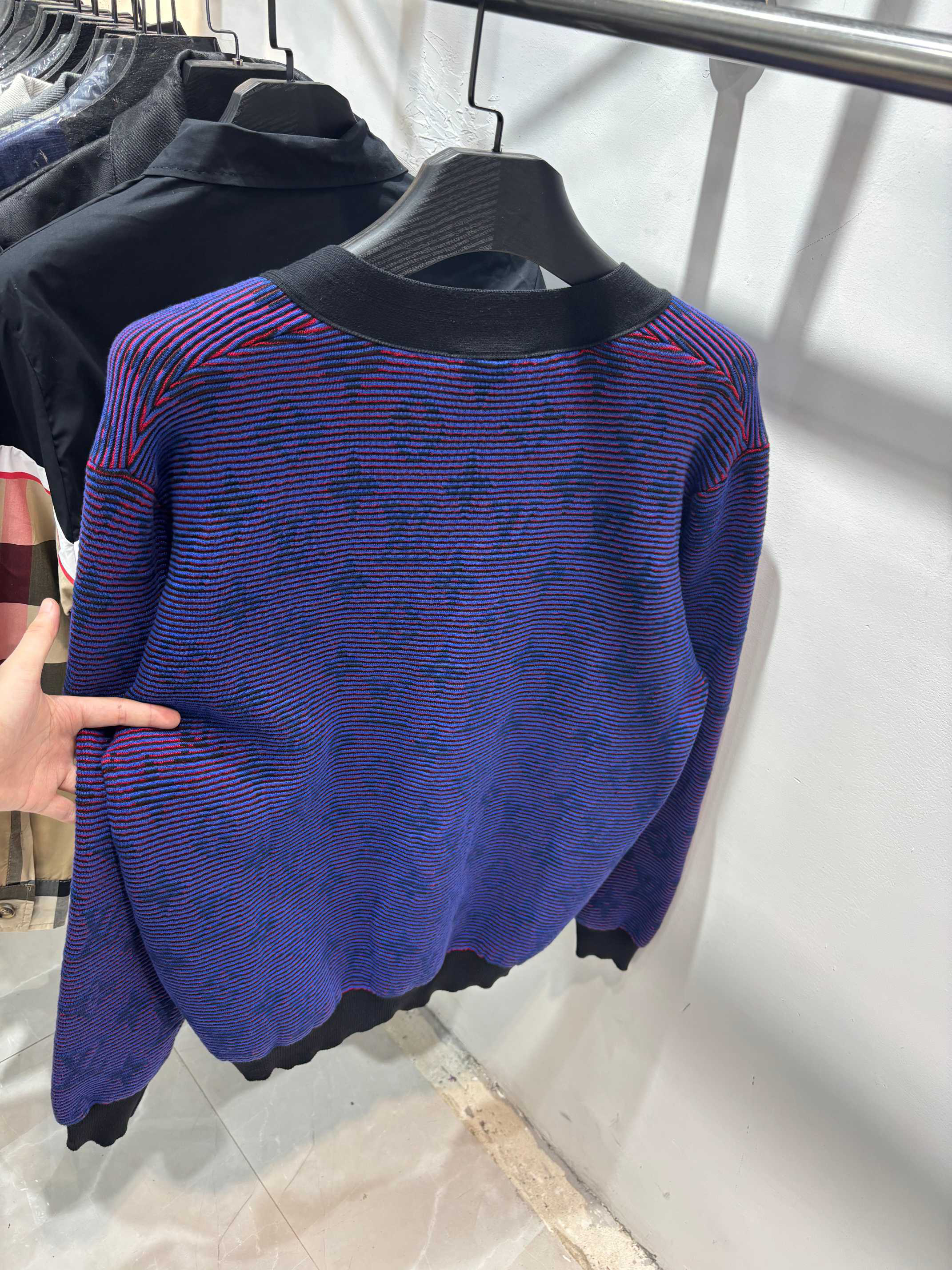 LV Clothing-329
