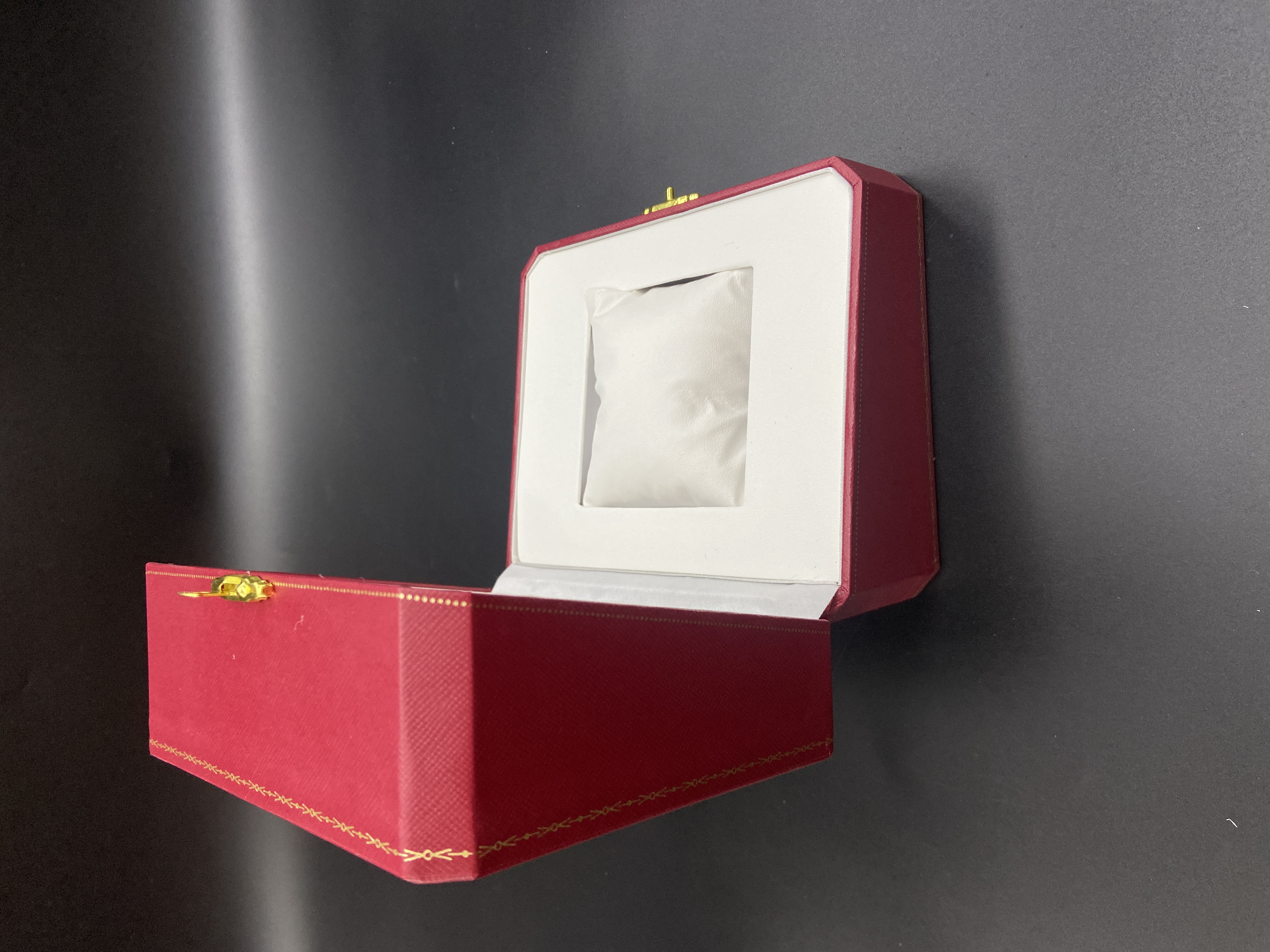 Cartie* Watch Box