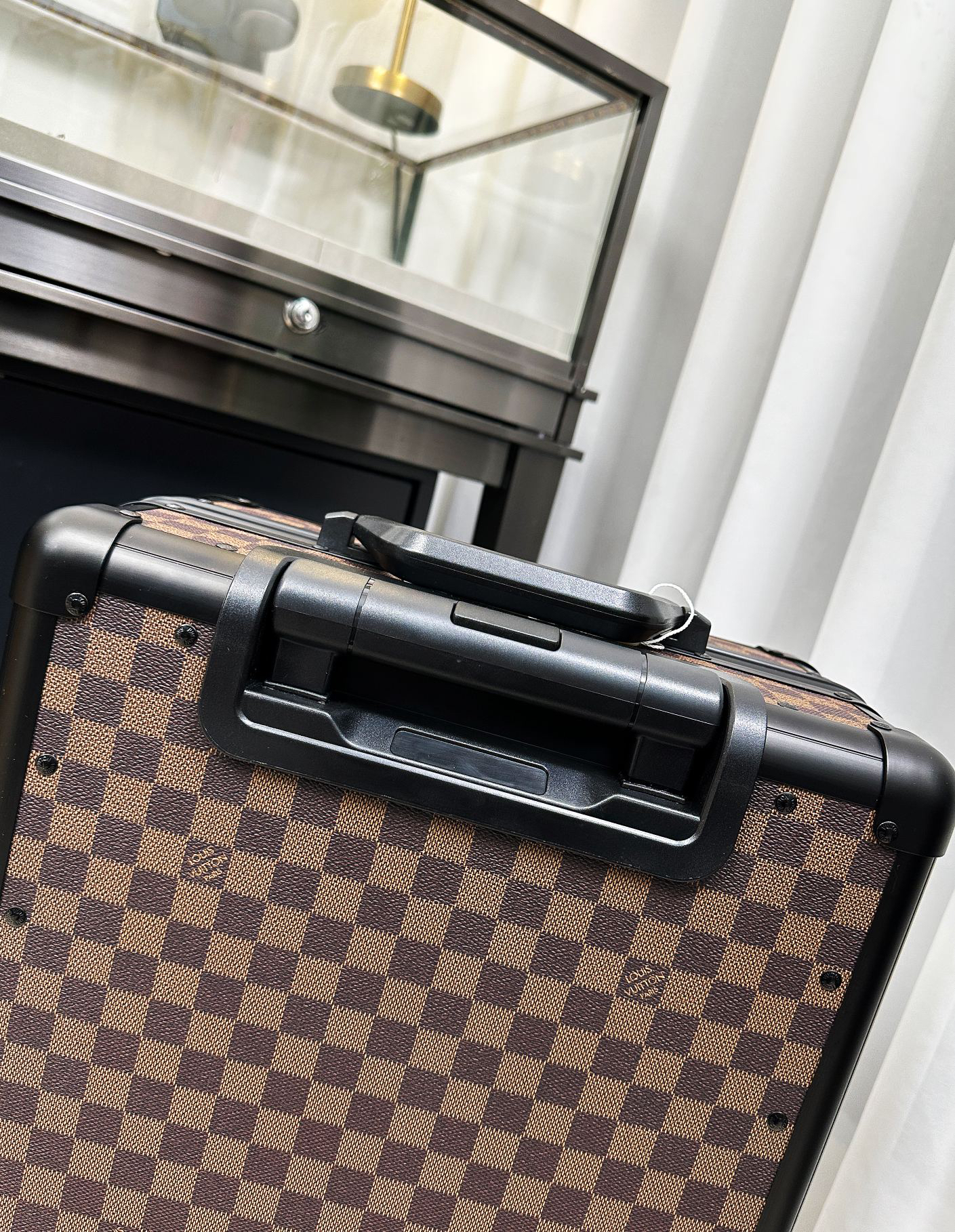 LV luggage-106