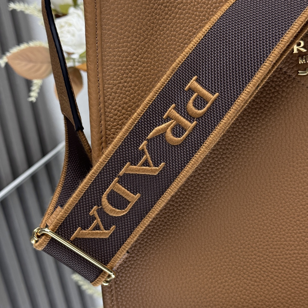 Prada bag-301