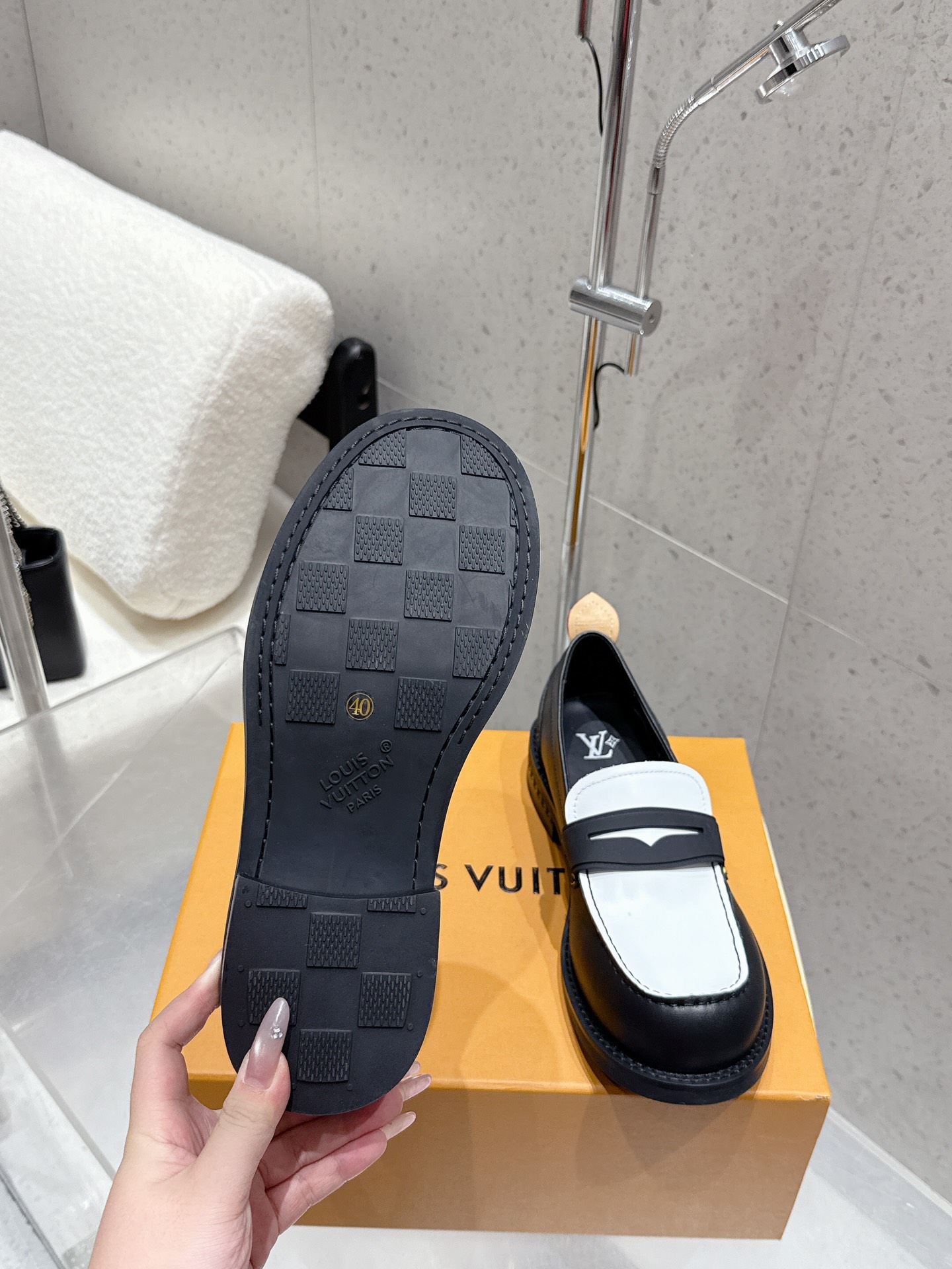 LV women's leather shoes-46
