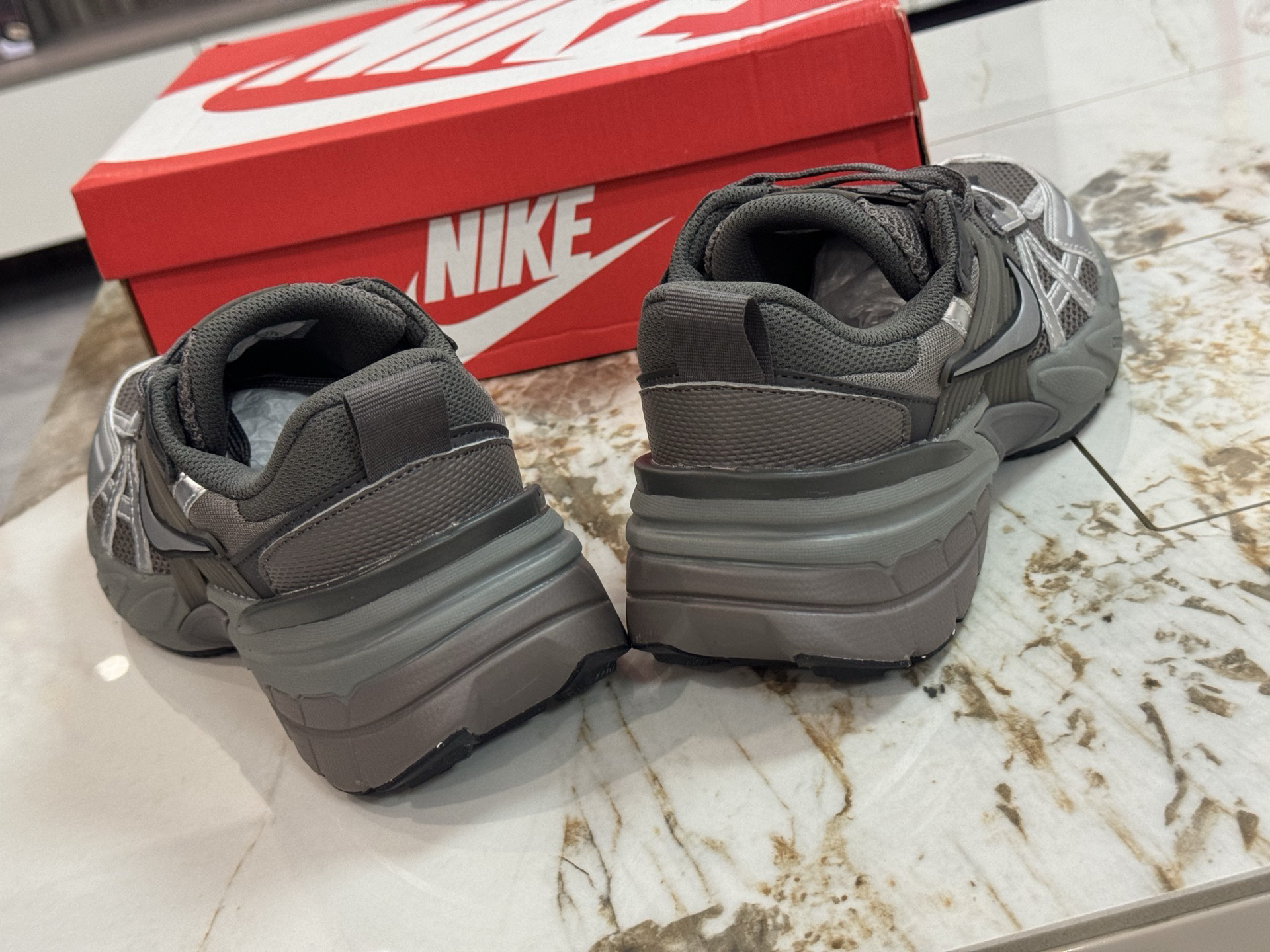Nike Sneakers-247