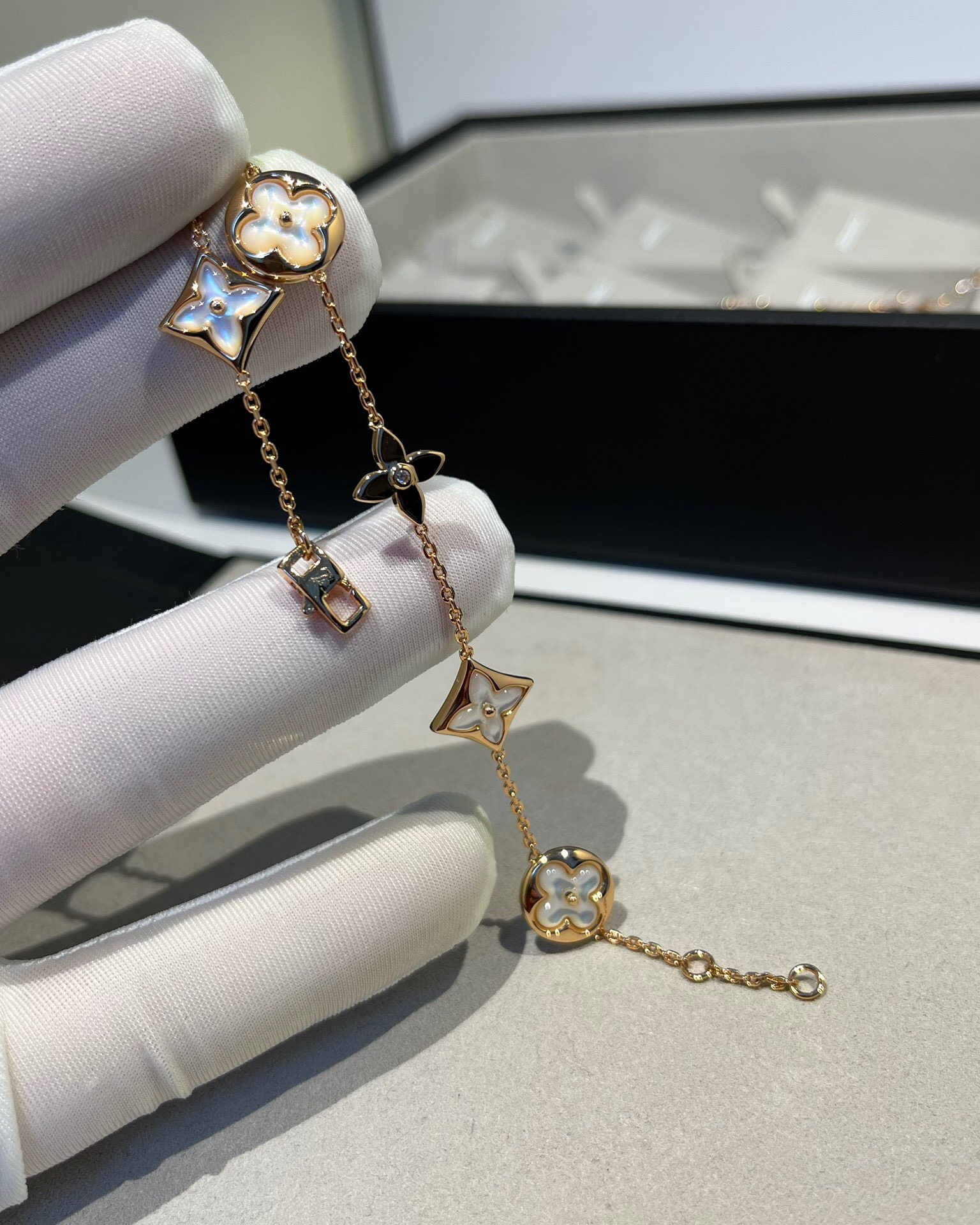 LV Bracelet-5