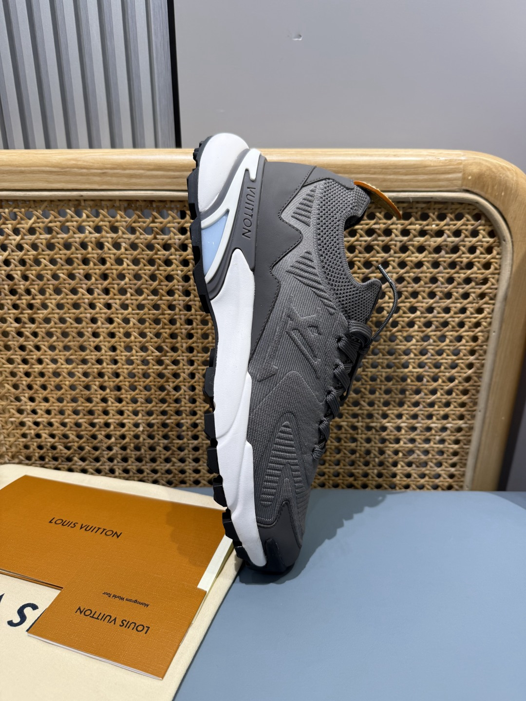 Lv Sneakers-177