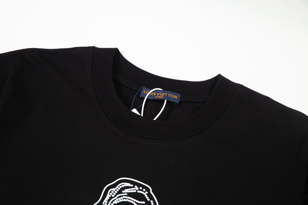LV clothing-128