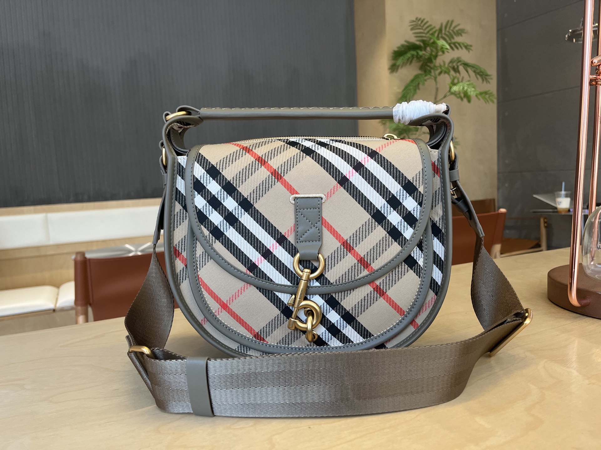 Burberry bag-132