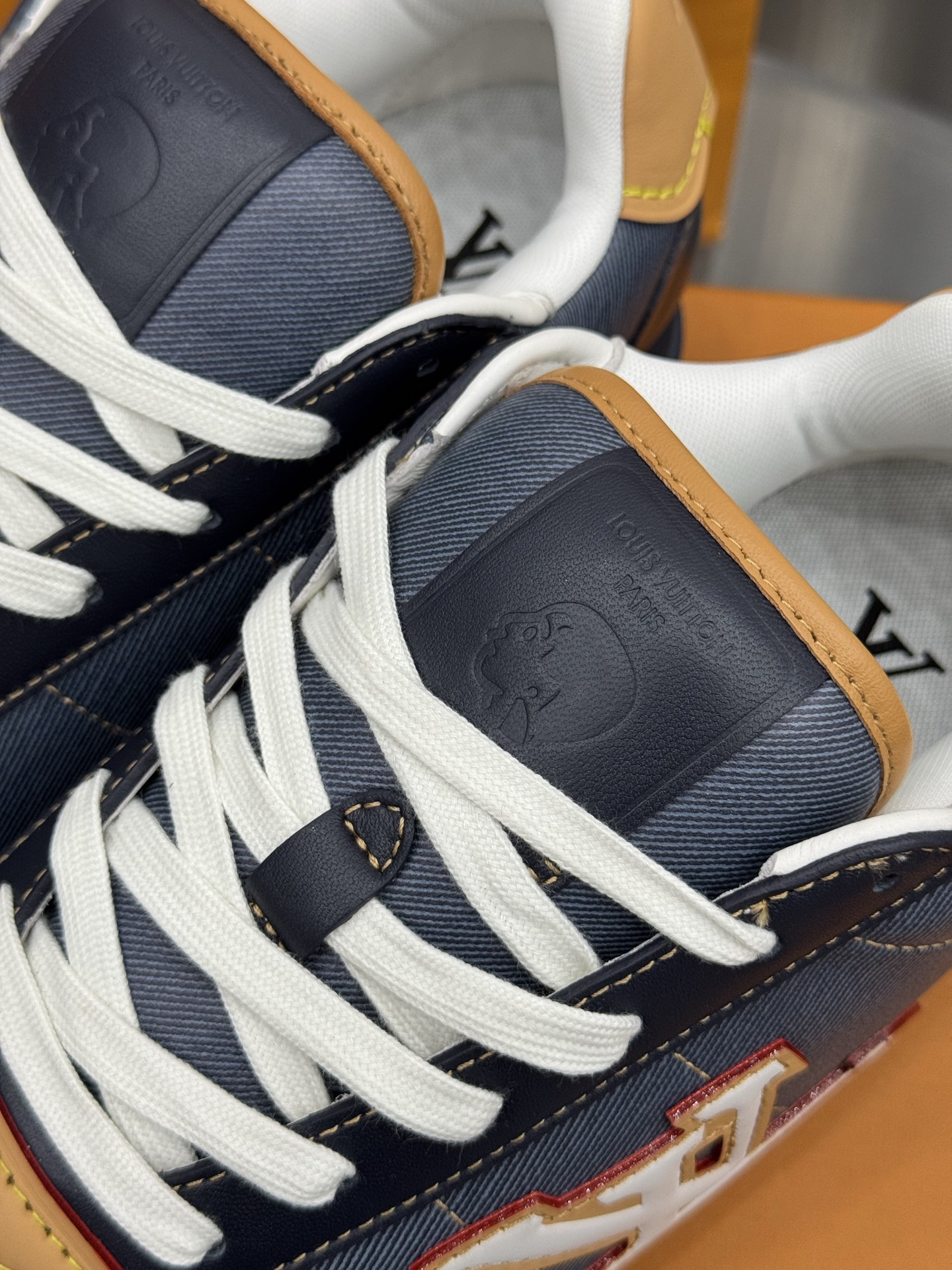 Lv Sneakers-222