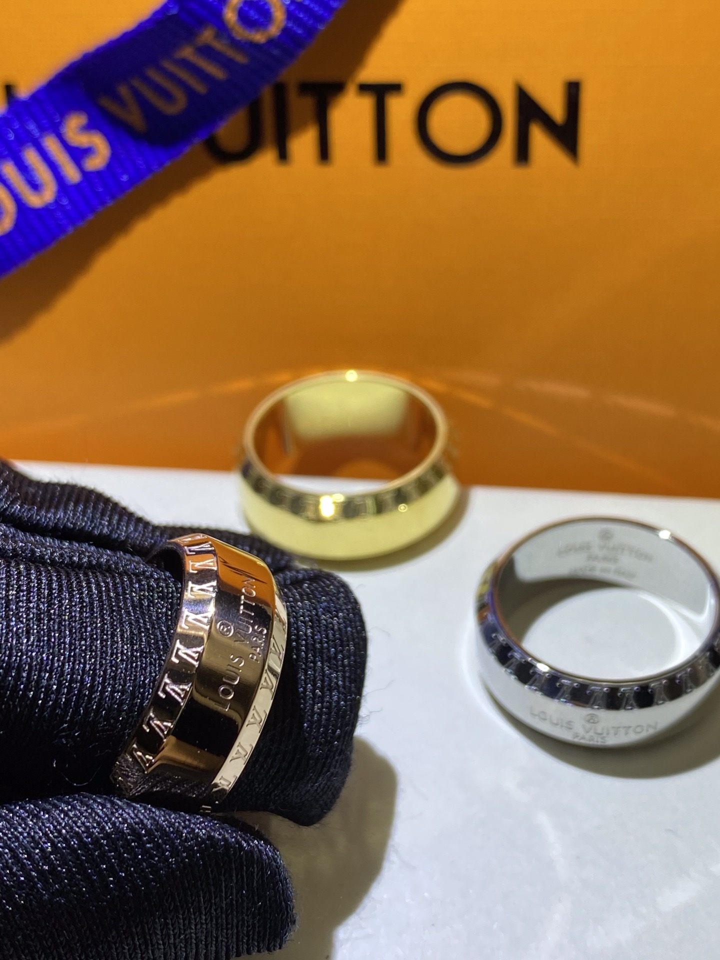 LV ring-68