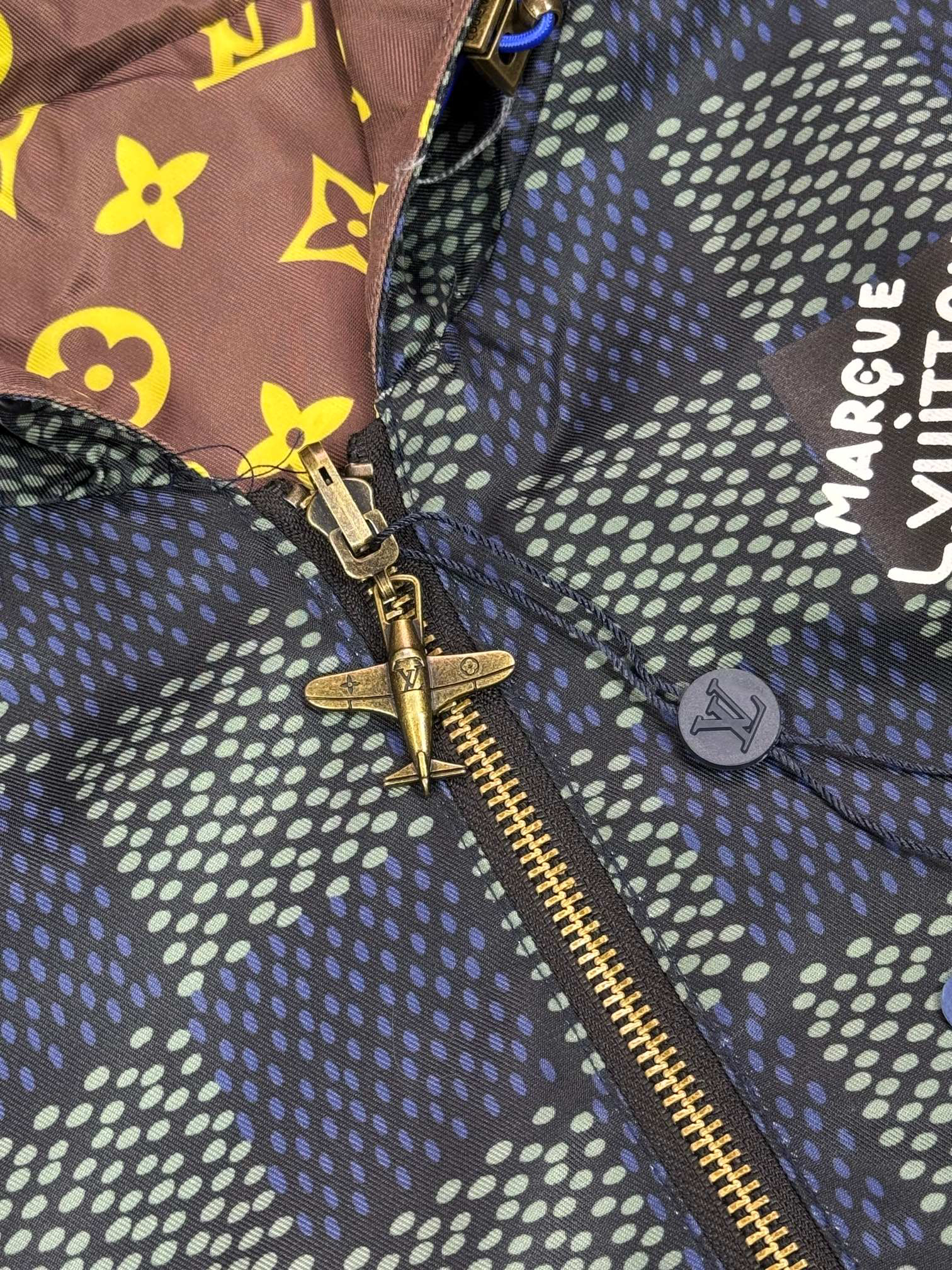 LV Clothing-340