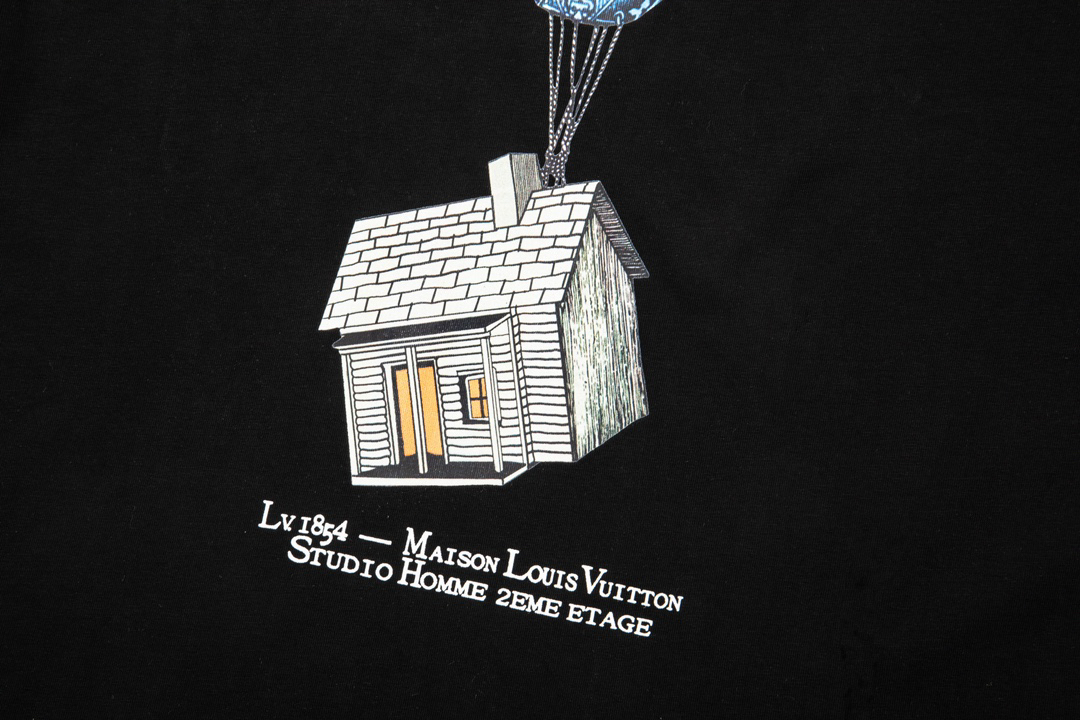 LV clothing-259