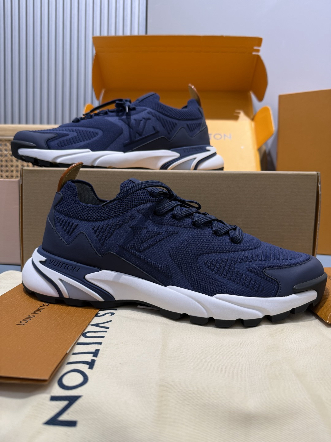 Lv Sneakers-174