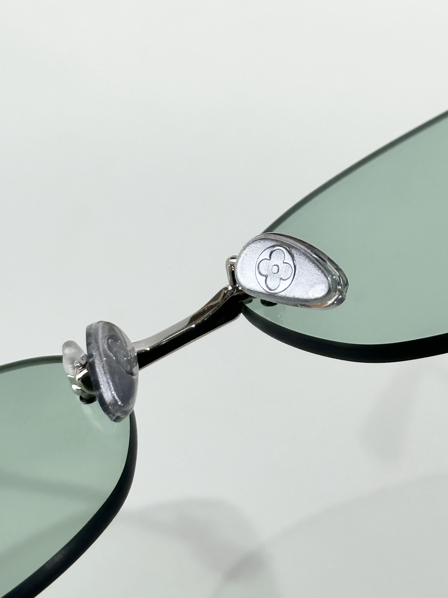 LV glasses-10