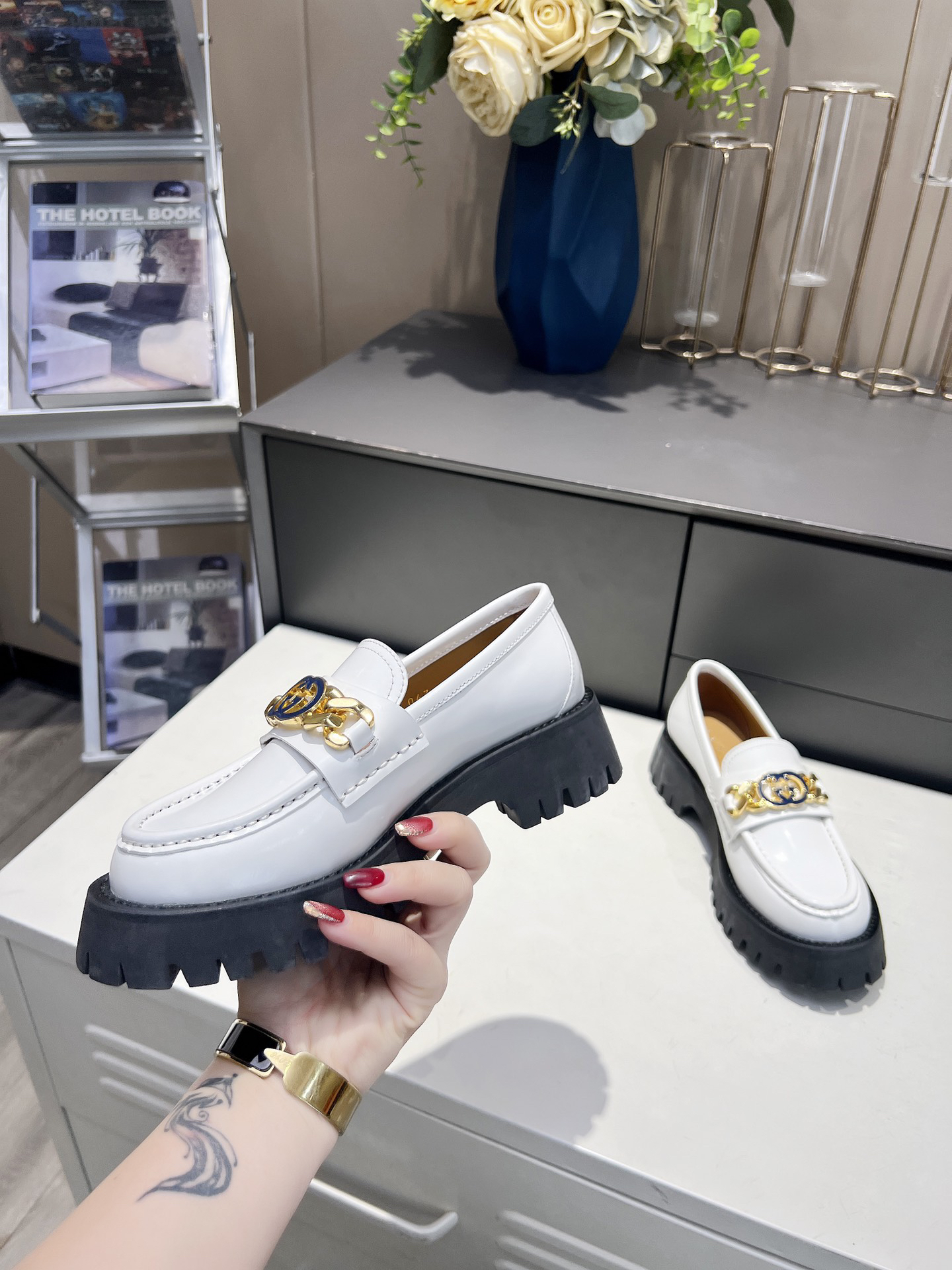 Gucci women's leather shoes-15