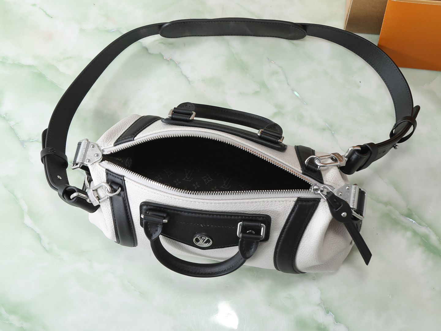 Louis Vuitton bag-176