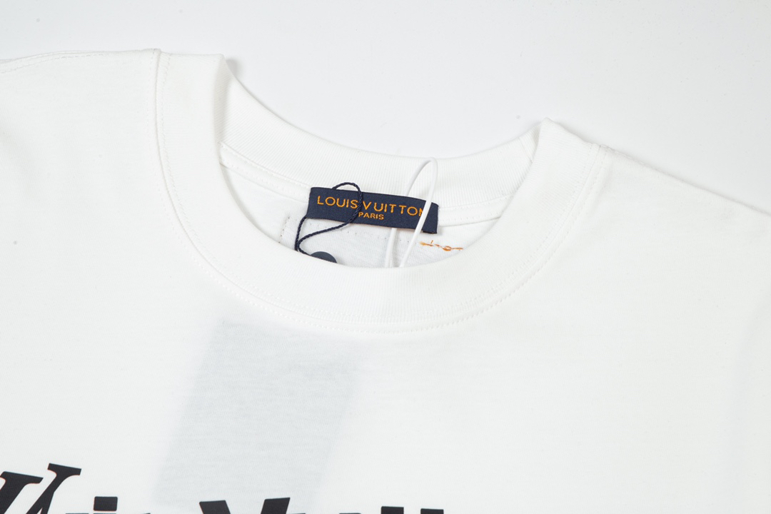 LV clothing-136
