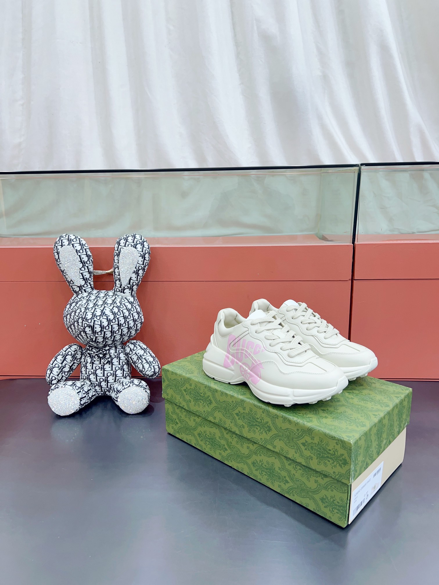Gucci Sneakers-179