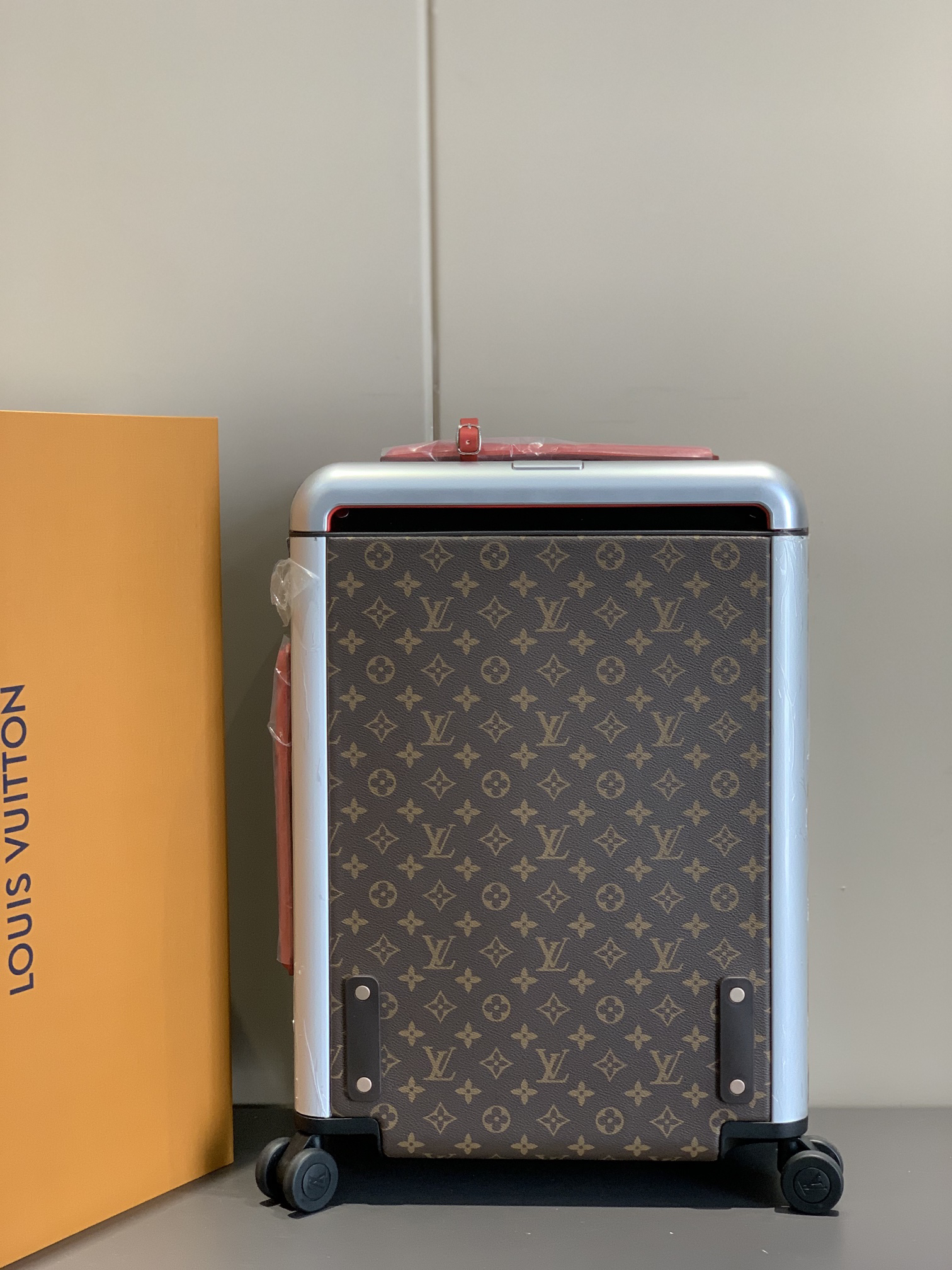 LV luggage-38
