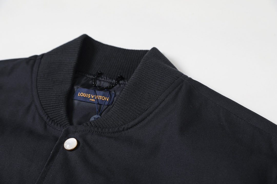 LV Clothing-266