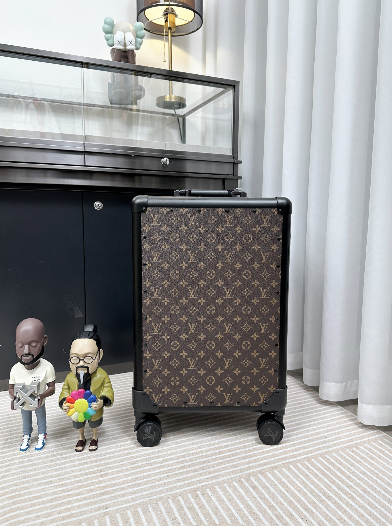 LV luggage-105
