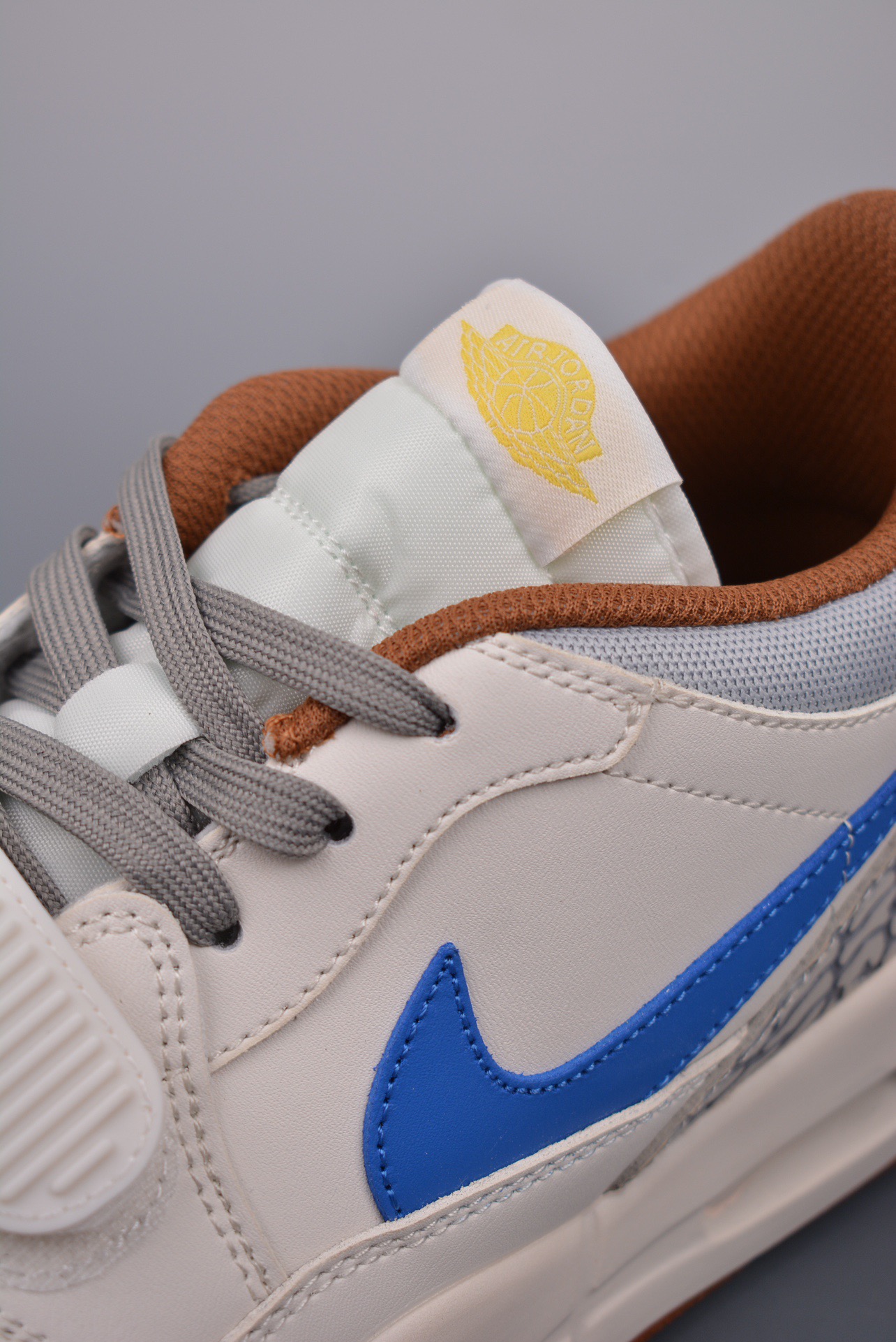 Nike Sneakers-325