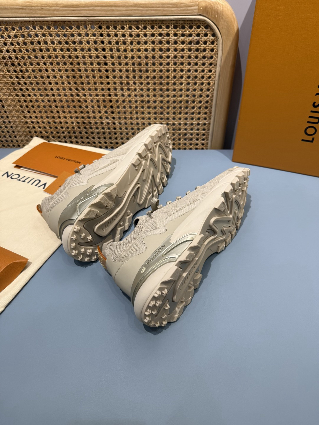 Lv Sneakers-183