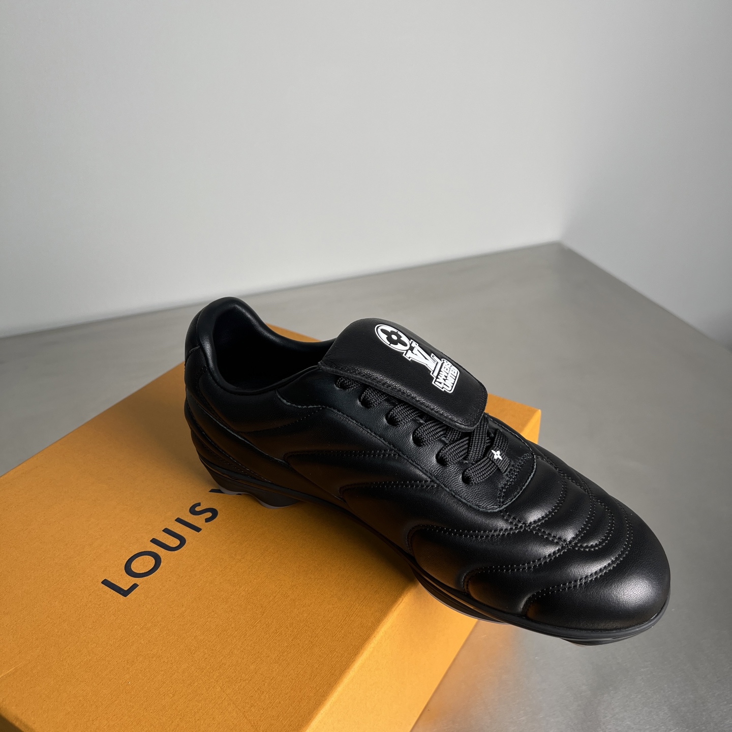 Lv Sneakers-241