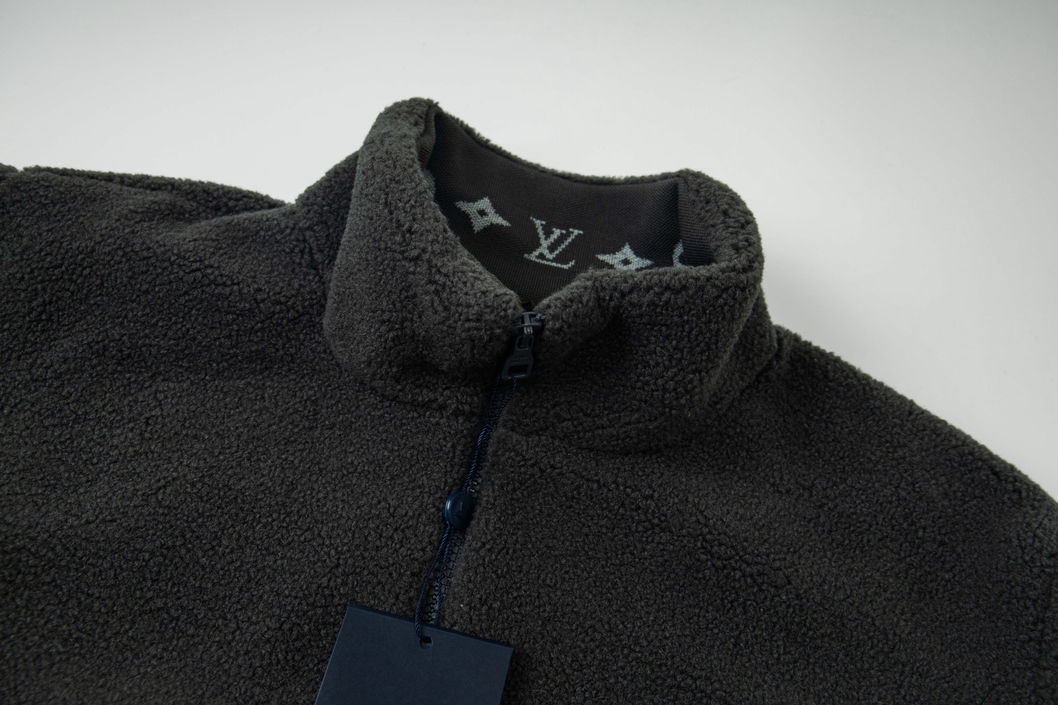 LV Clothing-276