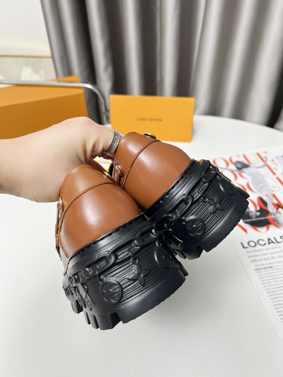 LV women's leather shoes-51