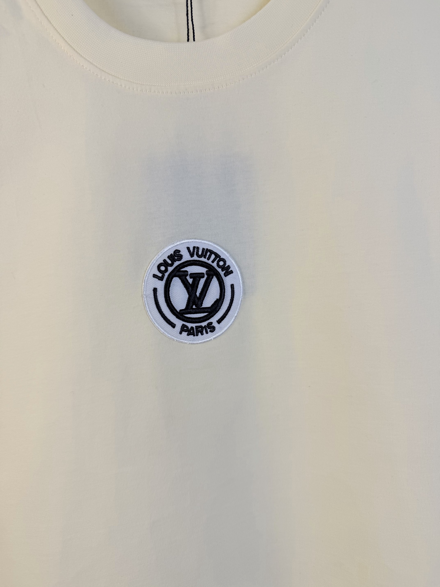 LV clothing-115
