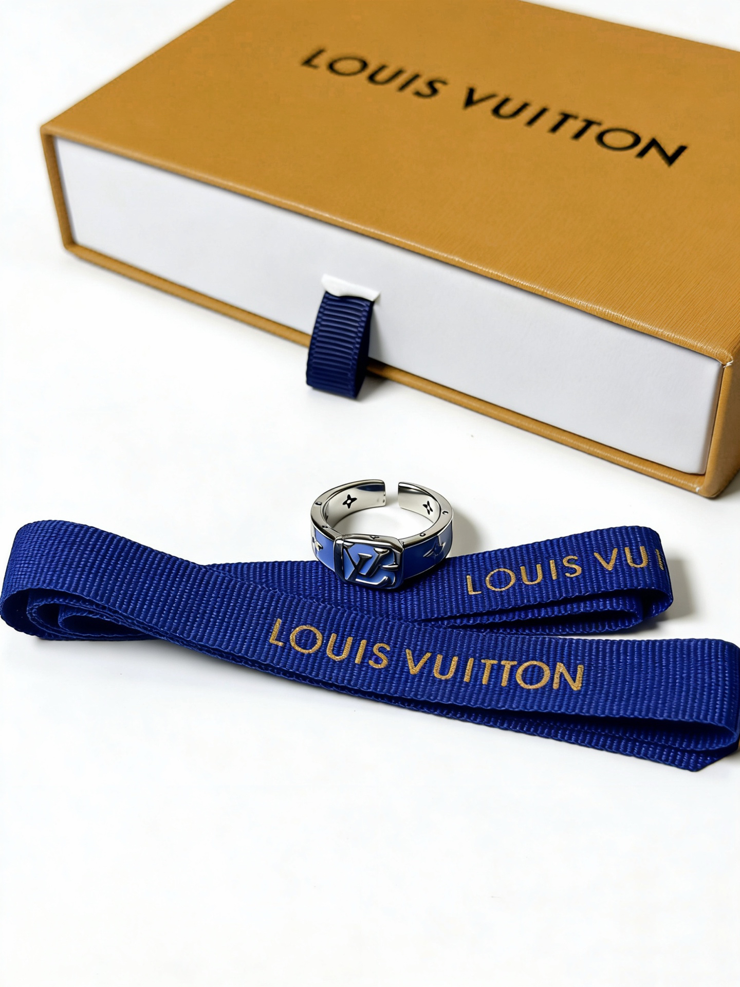 LV ring-71