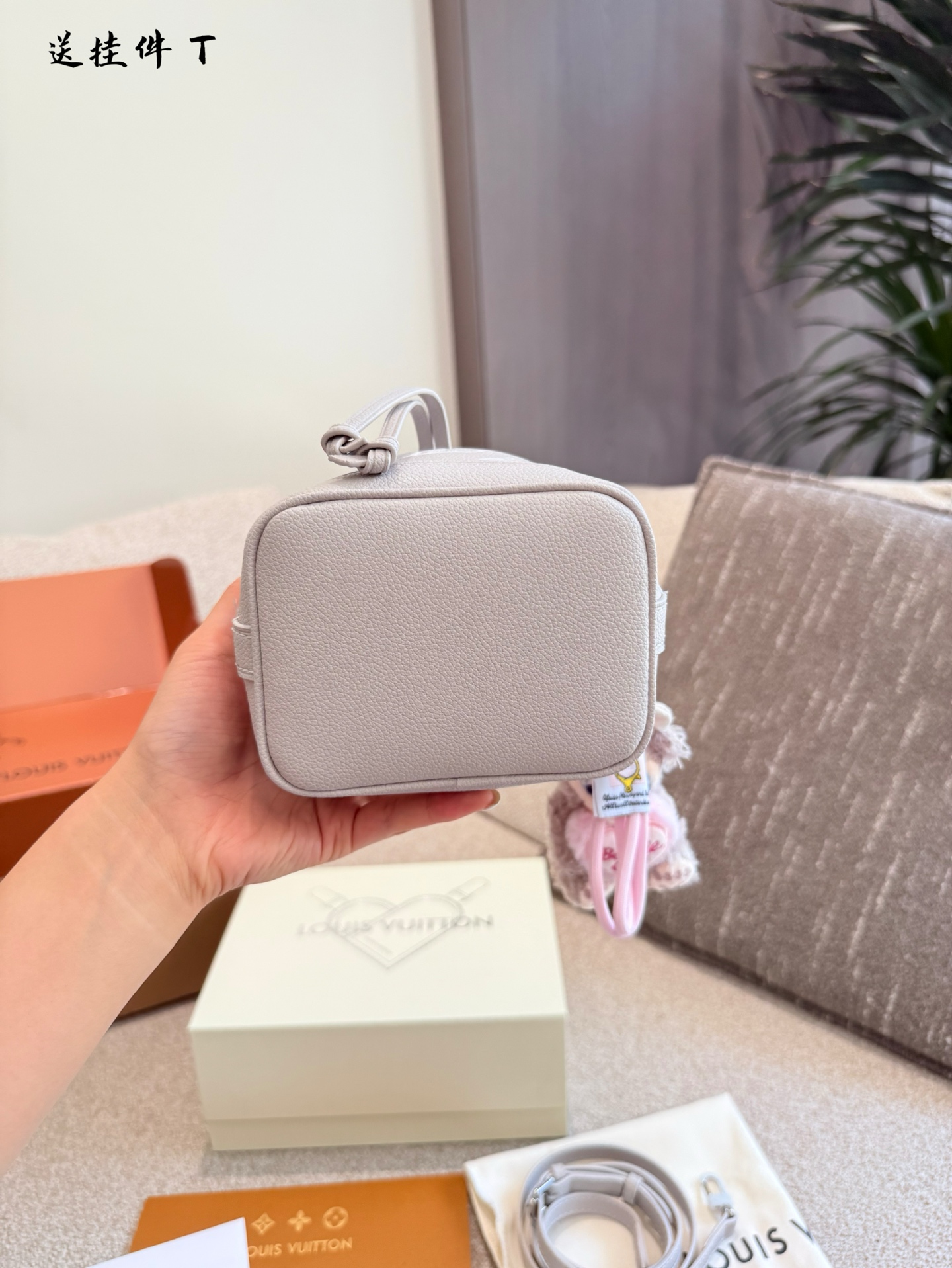 Louis Vuitton bag-112