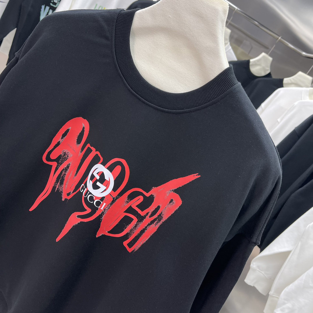 Gucci clothing-110