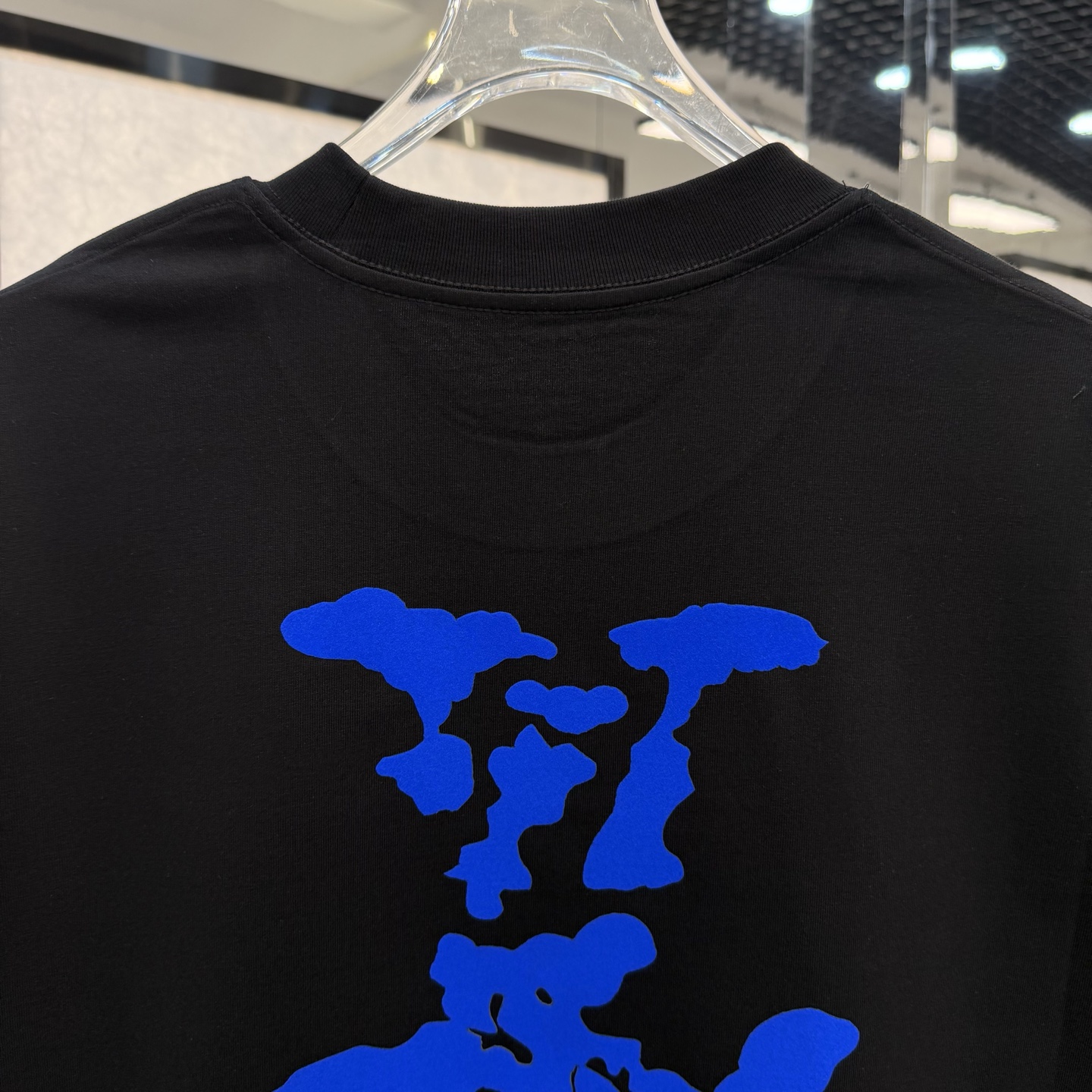 LV clothing-164