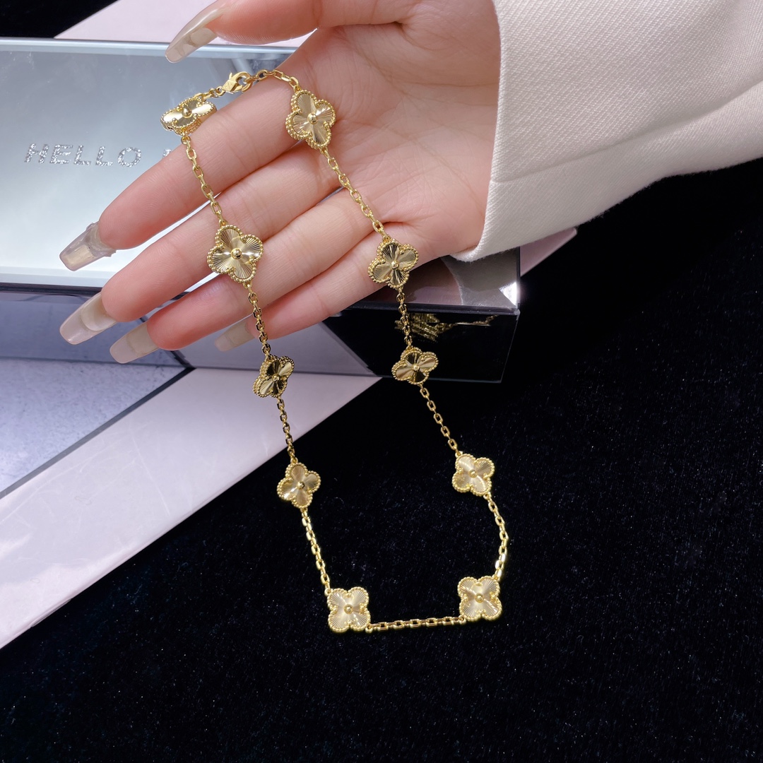Van Cleef & Arpels Bracelet-124