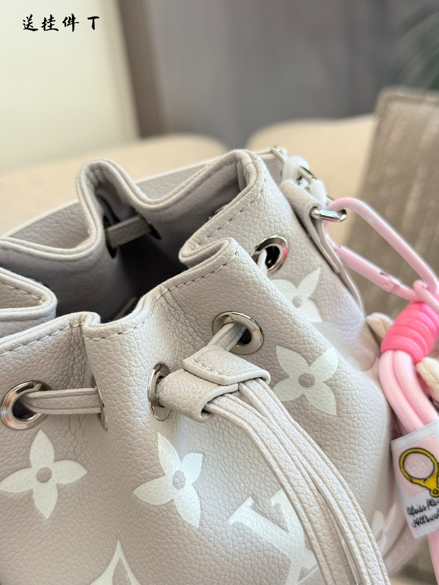Louis Vuitton bag-112
