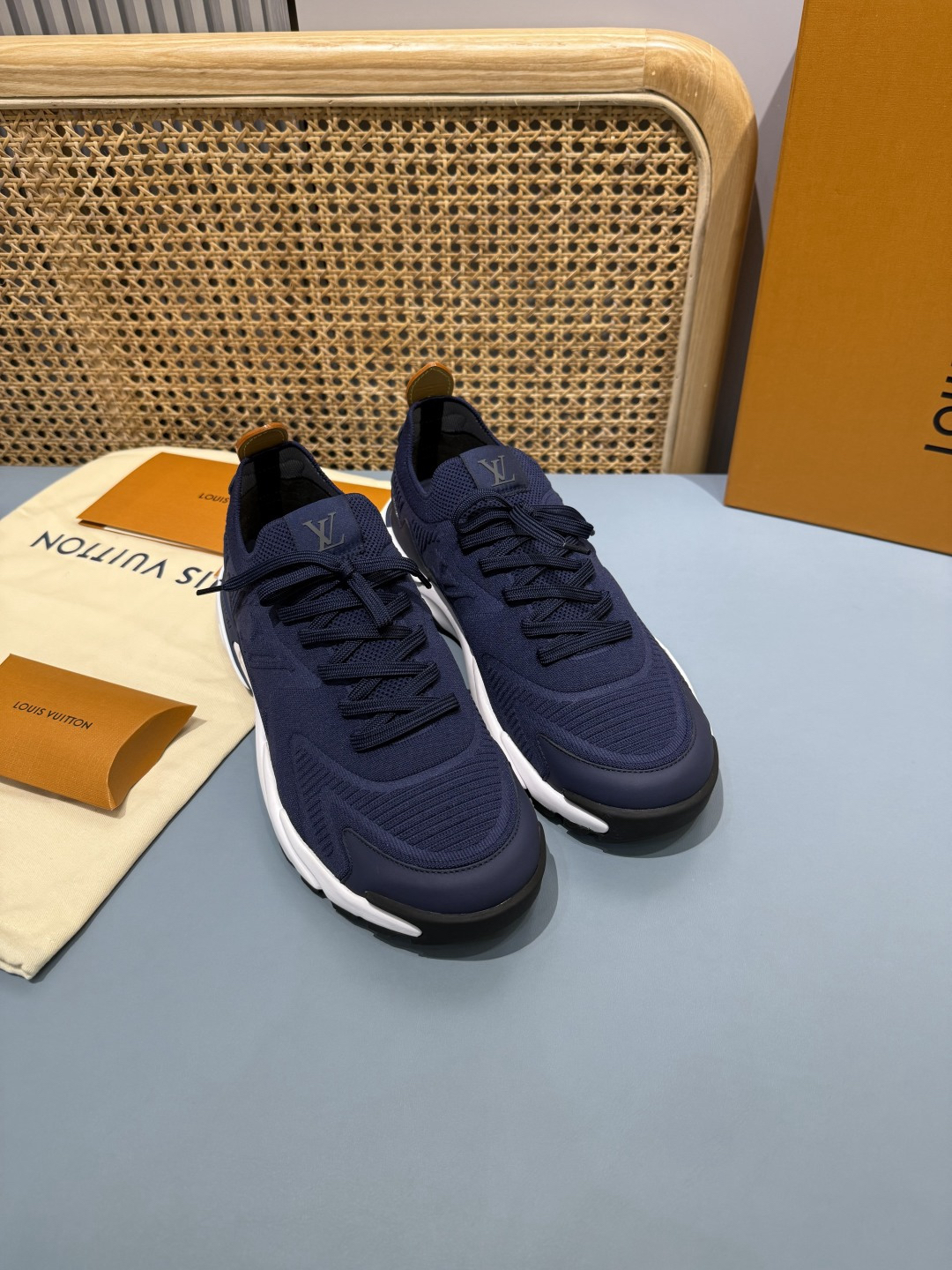 Lv Sneakers-176