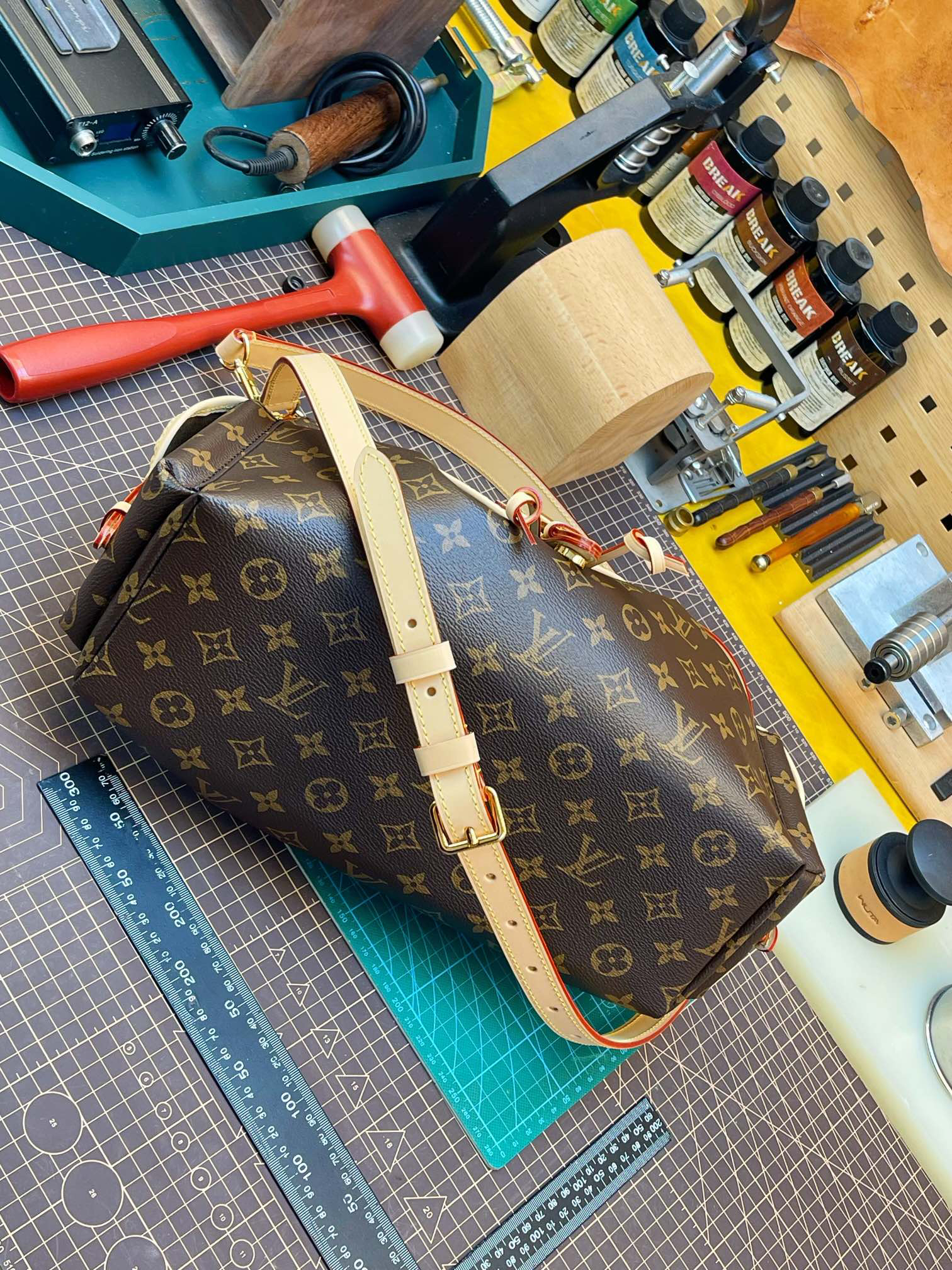 Louis Vuitton bag-18