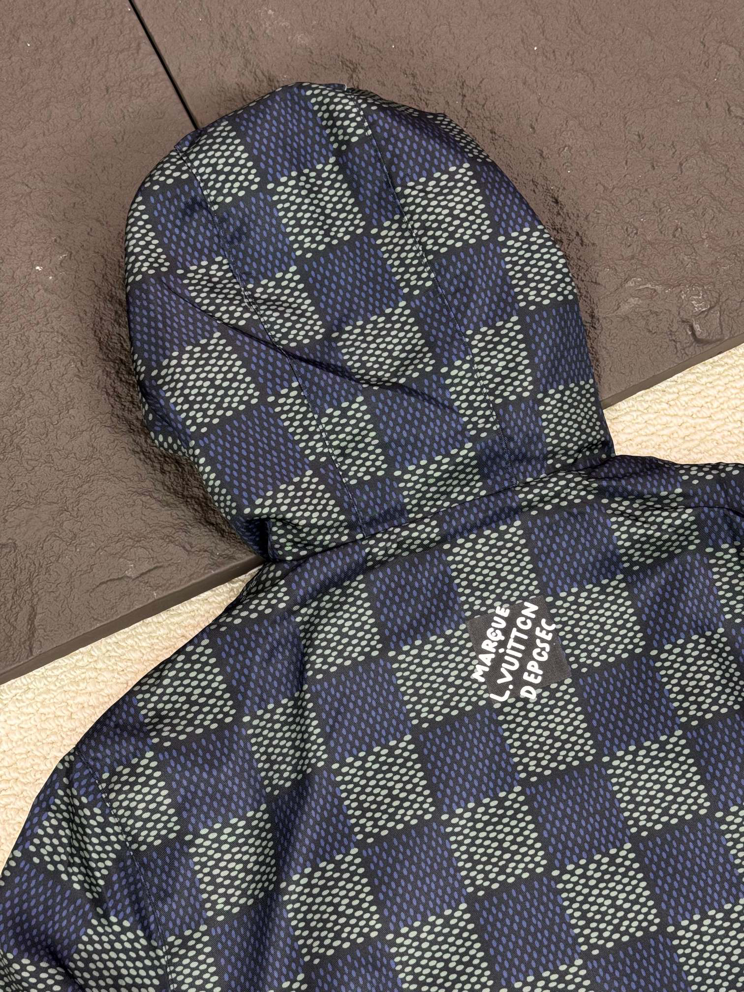 LV Clothing-340