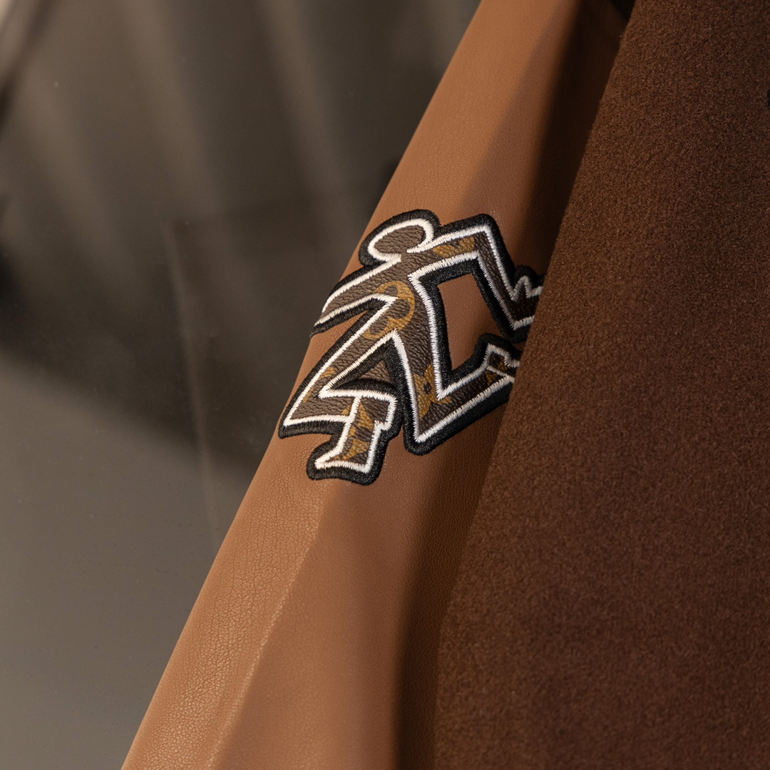 LV Clothing-309