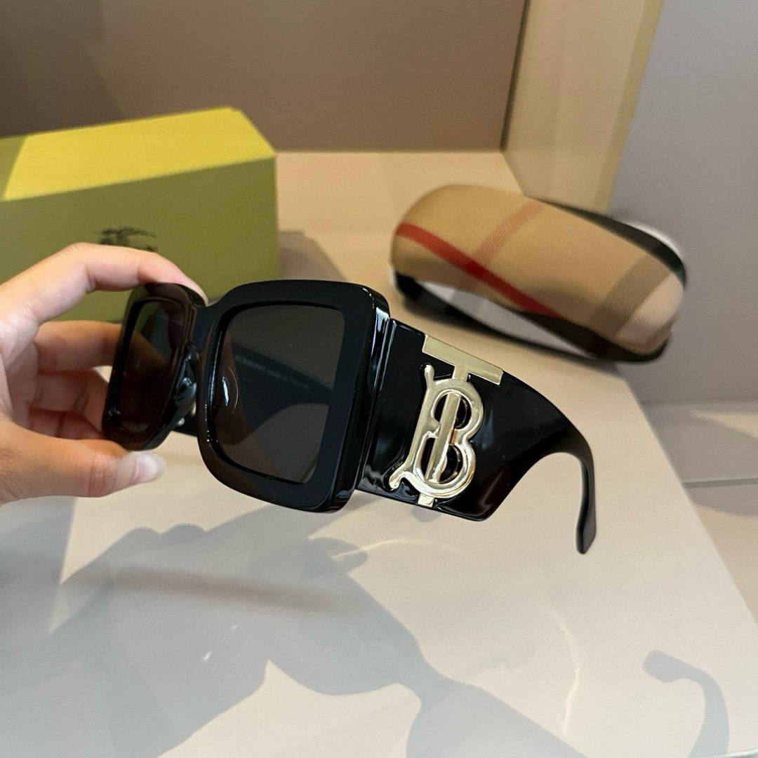 Burberry glasses-18