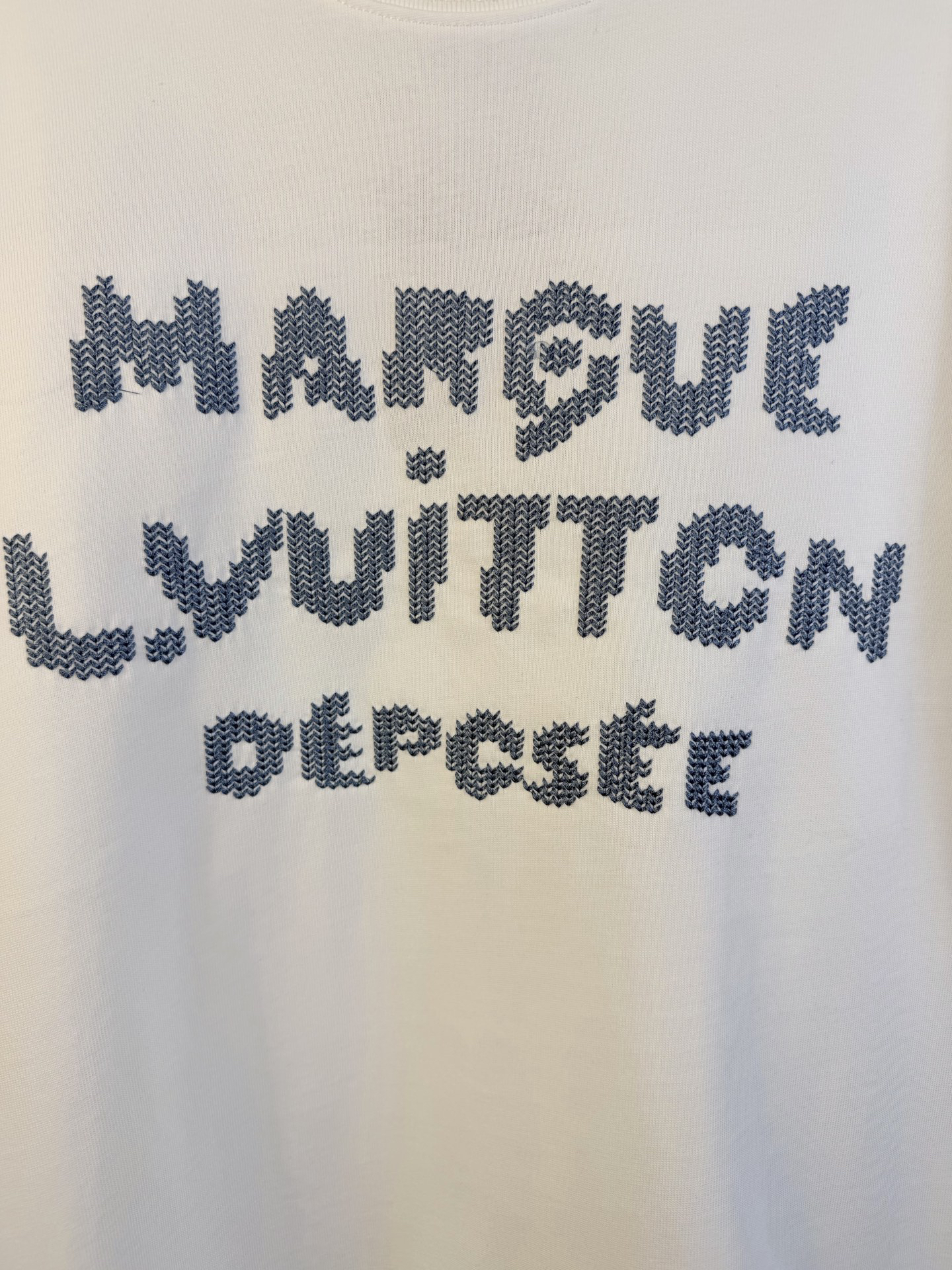 LV clothing-113