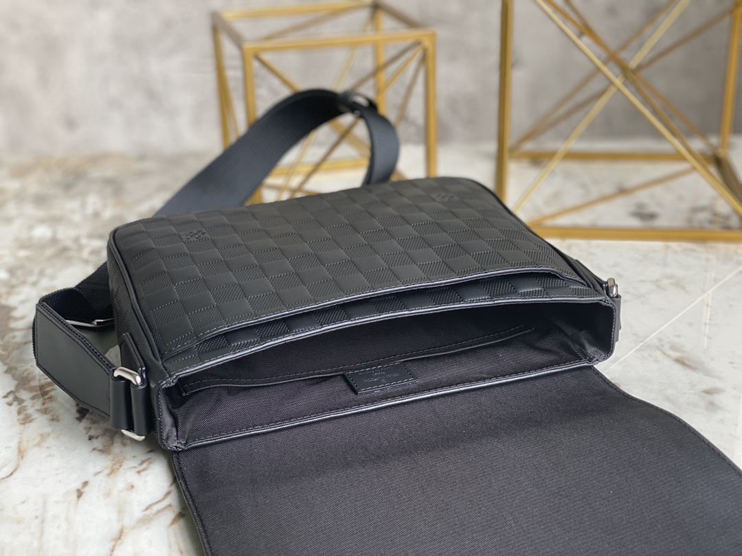 Louis Vuitton N42711 District PM Messenger Bag Damier Infini Coated Canvas