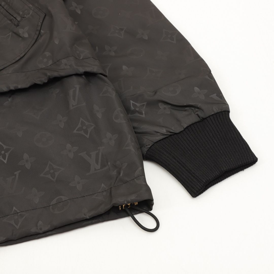 LV Clothing-339