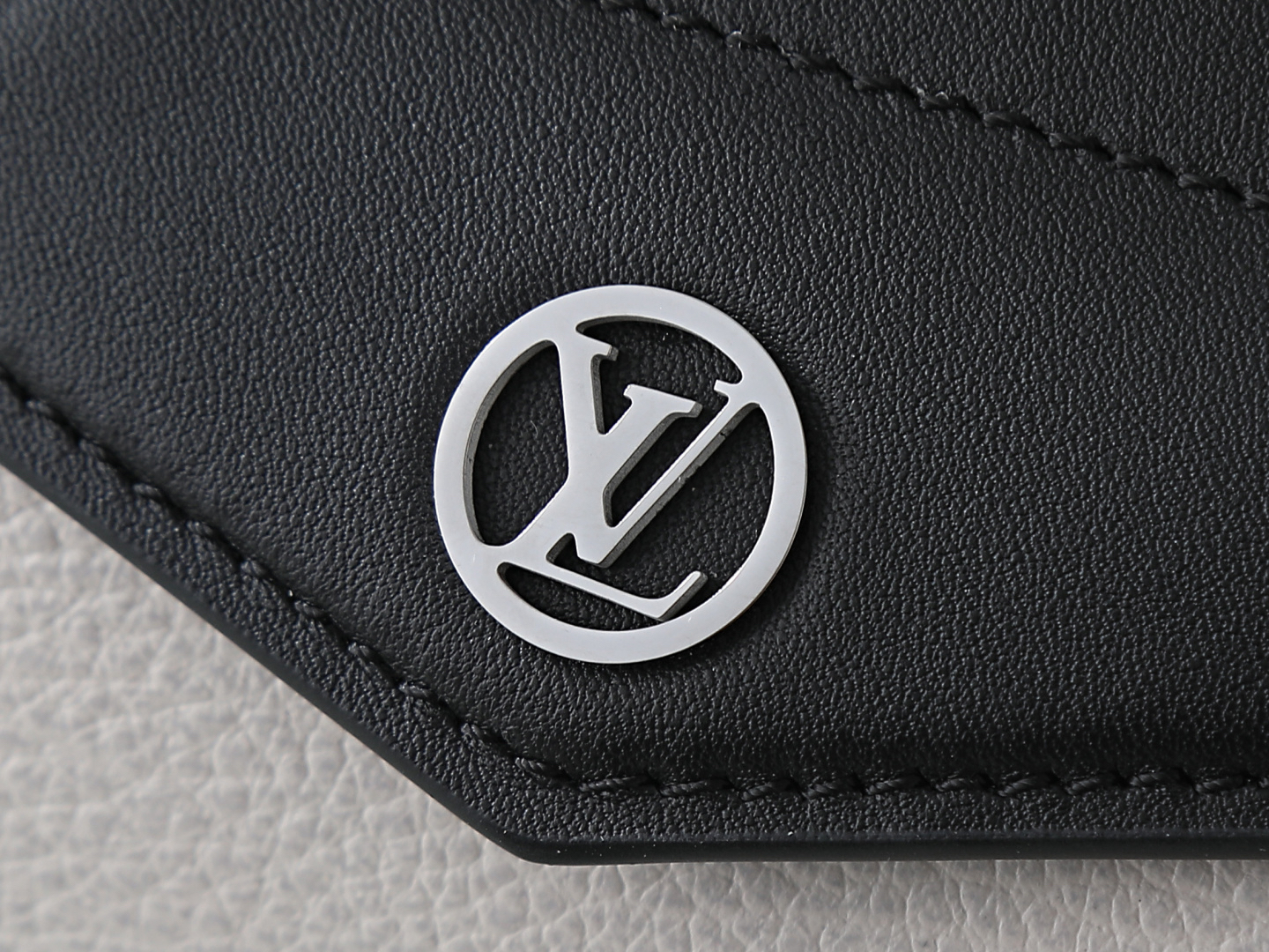 Louis Vuitton bag-176