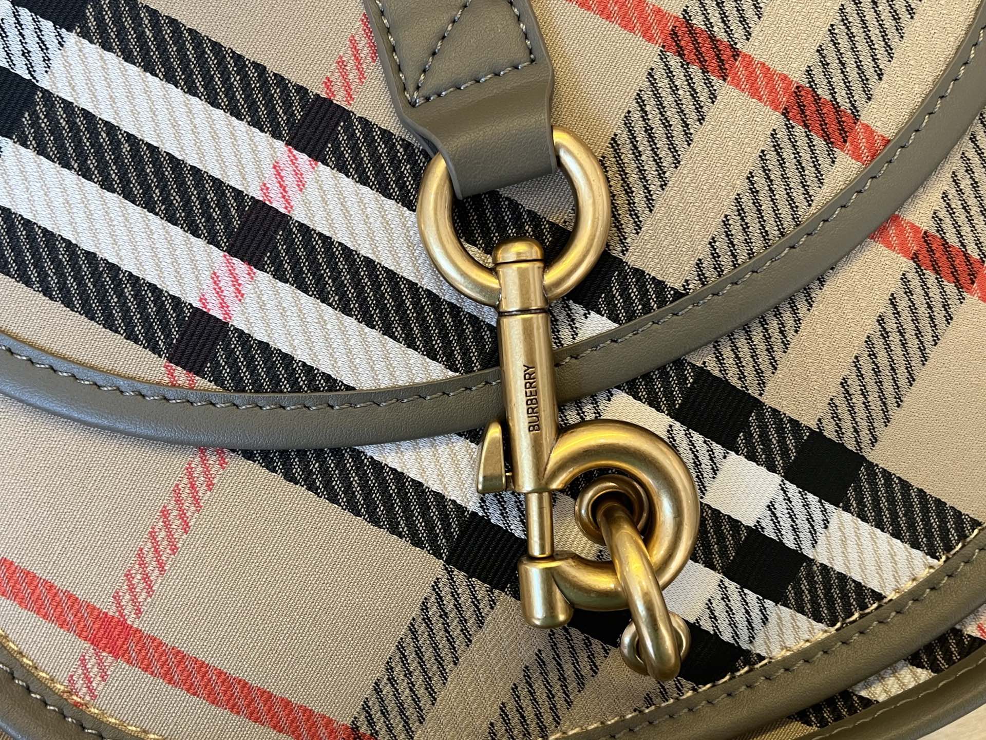 Burberry bag-132